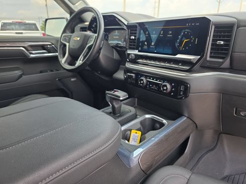 Used 2024 Chevrolet Silverado 1500 LTZ w/ LTZ Premium Package AWD/4WD image 17