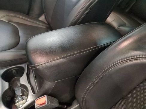 Used 2019 Jeep Cherokee Overland w/ Technology Group AWD/4WD image 27