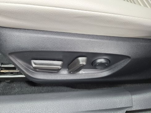 Certified 2023 Toyota Camry SE image 29