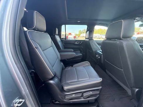 Used 2024 GMC Yukon XL SLT w/ SLT Premium Package AWD/4WD image 20