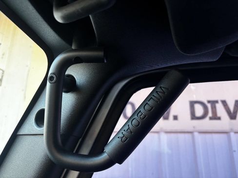 Used 2015 Jeep Wrangler Unlimited Rubicon w/ Connectivity Group image 30