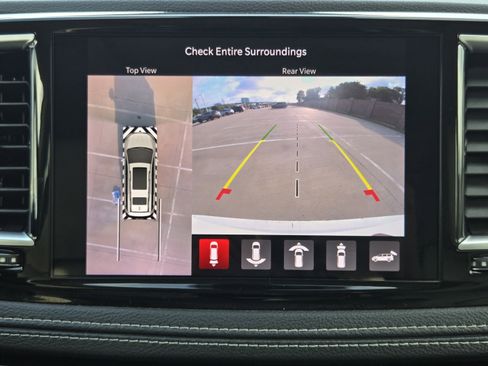 Used 2021 Chrysler Pacifica Limited w/ Premium & Safety Sphere Group AWD/4WD image 14