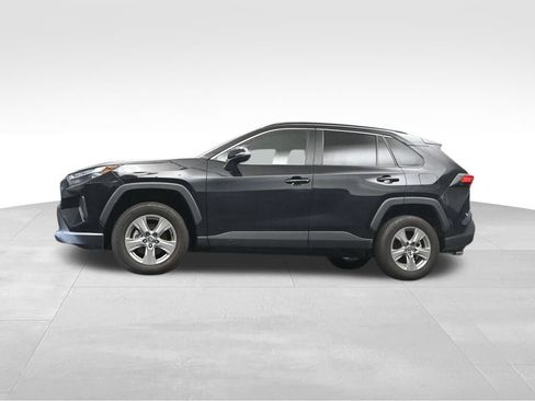Used 2025 Toyota RAV4 XLE FWD image 10