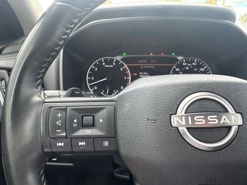 Used 2025 Nissan Rogue SV FWD image 16