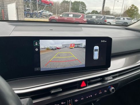 Used 2025 Kia Sorento S image 17