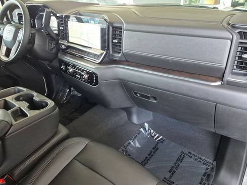 Used 2023 GMC Sierra 1500 SLT AWD/4WD image 25