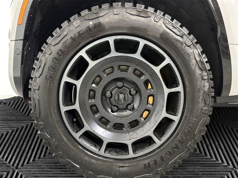 New 2026 Land Rover Defender 110 image 11