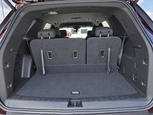 Certified 2023 Chevrolet Traverse LT FWD image 37