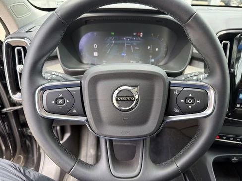 Used 2025 Volvo XC40 B5 Plus AWD/4WD image 16