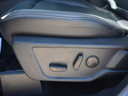 Used 2025 Ford Bronco Outer Banks AWD/4WD image 12