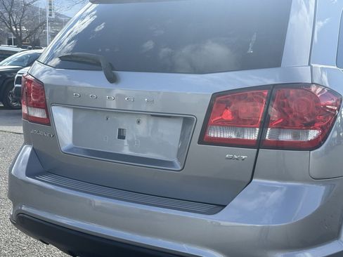 Used 2015 Dodge Journey SXT w/ Flexible Seating Group image 36