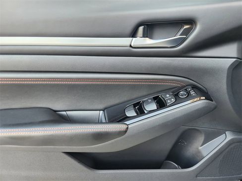 Used 2023 Nissan Altima 2.5 SR image 22