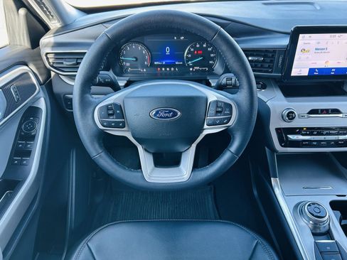 Used 2023 Ford Explorer XLT w/ Equipment Group 202A image 13