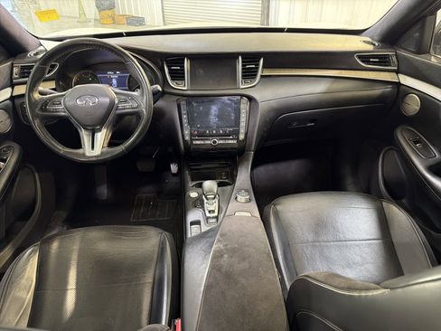 Used 2019 INFINITI QX50 Essential w/ Sensory Package image 11