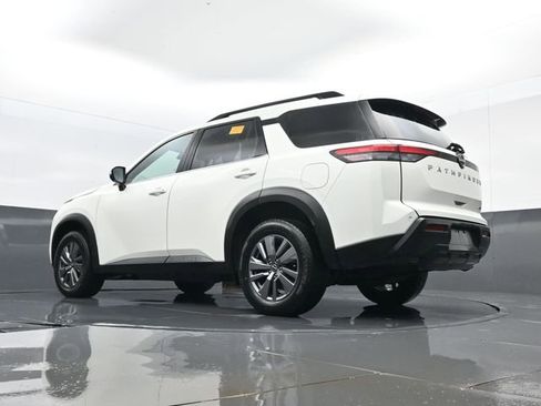 Used 2025 Nissan Pathfinder SV AWD/4WD image 25
