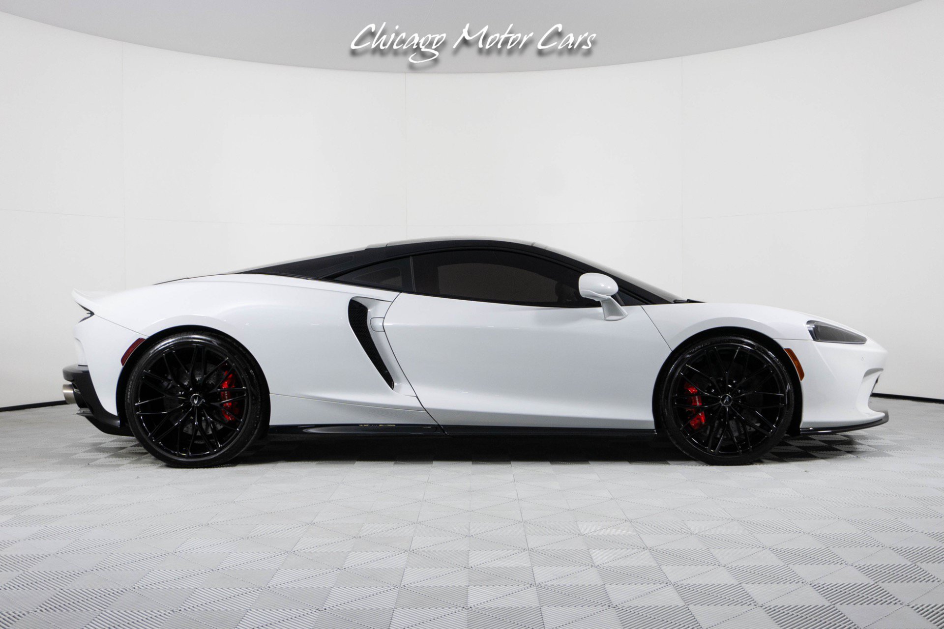 Used 2023 McLaren GT RWD image 9
