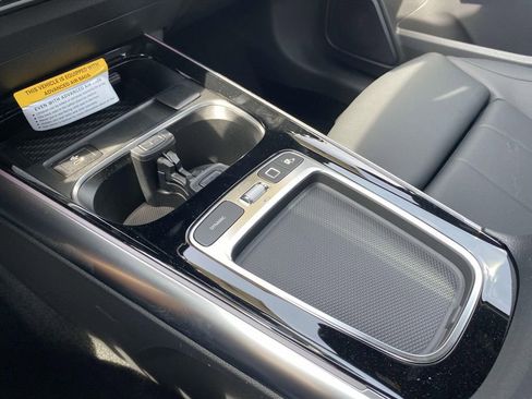 Certified 2025 Mercedes-Benz GLA 250 image 32