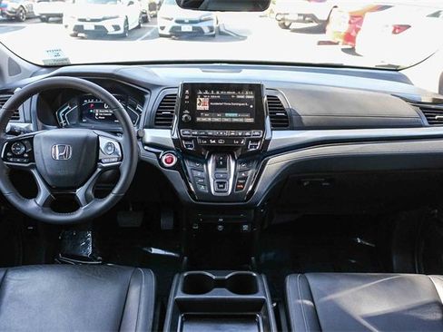 Certified 2024 Honda Odyssey Touring image 15