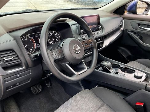 Used 2023 Nissan Rogue SV image 16