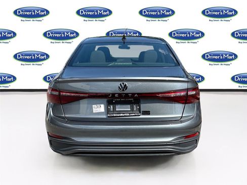 Used 2025 Volkswagen Jetta Sport FWD image 6