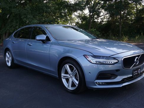 Used 2018 Volvo S90 T5 Momentum w/ Convenience Package AWD/4WD image 4