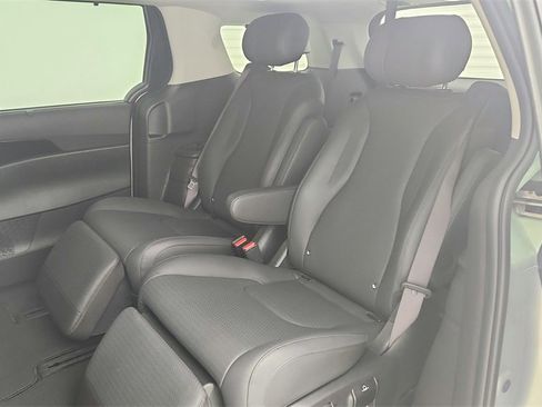 Used 2025 Kia Carnival SX Prestige image 29