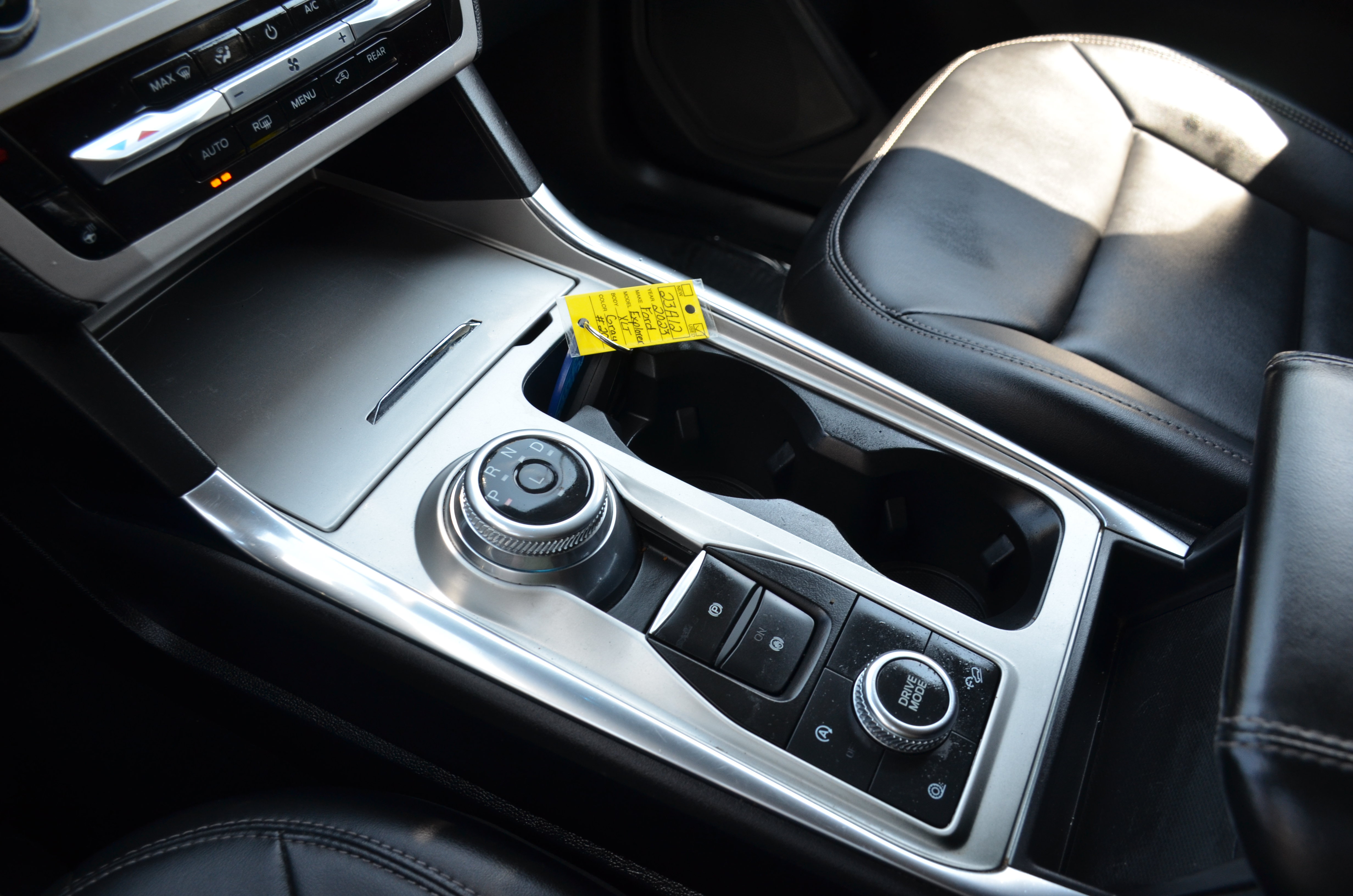 Used 2023 Ford Explorer XLT w/ Equipment Group 202A AWD/4WD image 14