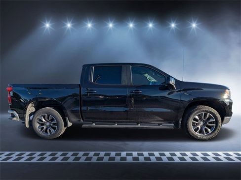 Used 2022 Chevrolet Silverado 1500 LT image 2