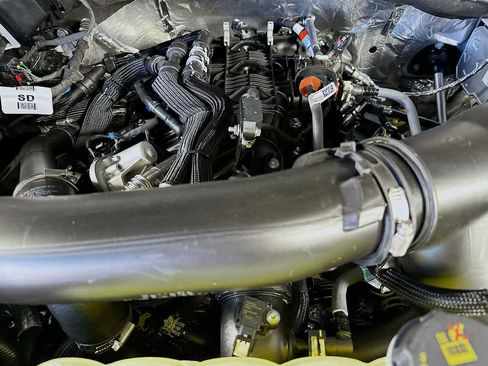 New 2026 Ford Expedition Active image 9