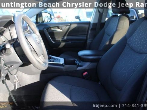 Used 2024 Toyota RAV4 AWD Hybrid image 30