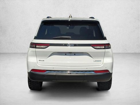 Used 2023 Jeep Grand Cherokee Laredo w/ Luxury Tech Group I AWD/4WD image 7