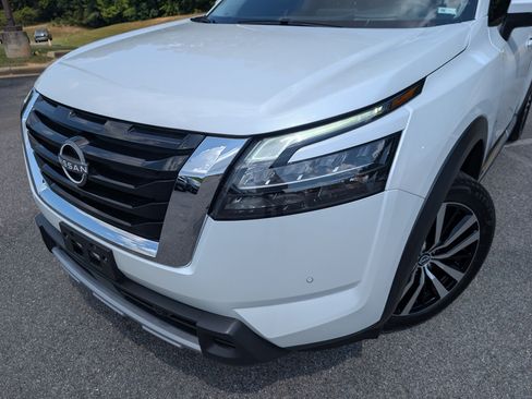 Used 2025 Nissan Pathfinder Platinum w/ Cargo Package FWD image 13