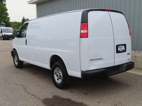 Used 2023 GMC Savana 2500 w/ Driver Convenience Package RWD image 9