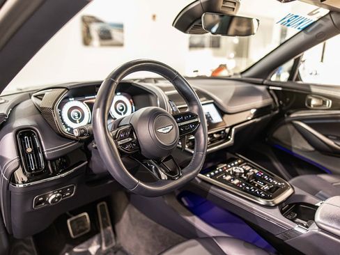 Used 2025 Aston Martin DBX 707 image 21