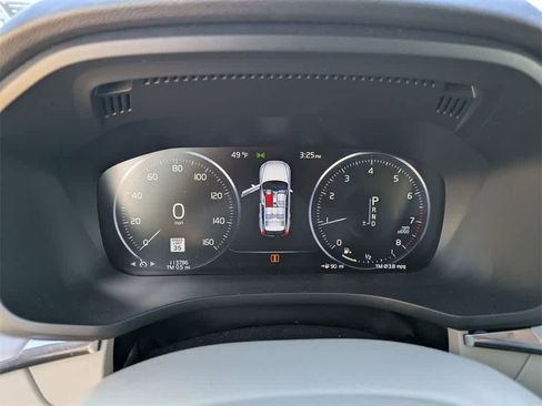 Used 2019 Volvo XC60 T6 Momentum w/ Multimedia Package image 33