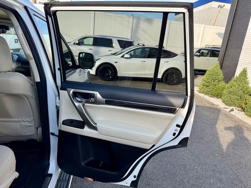 Used 2020 Lexus GX 460 Premium image 23
