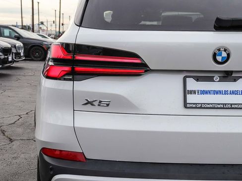 Used 2024 BMW X5 xDrive40i image 9