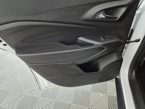Certified 2024 Chevrolet Trax LS w/ LS Convenience Package FWD image 25