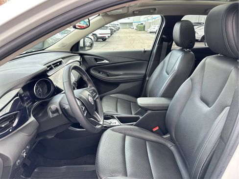 Used 2022 Buick Encore GX Essence w/ Experience Buick Package AWD/4WD image 9