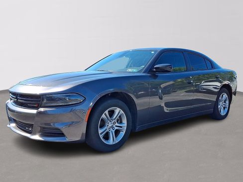 Used 2023 Dodge Charger SXT RWD image 3
