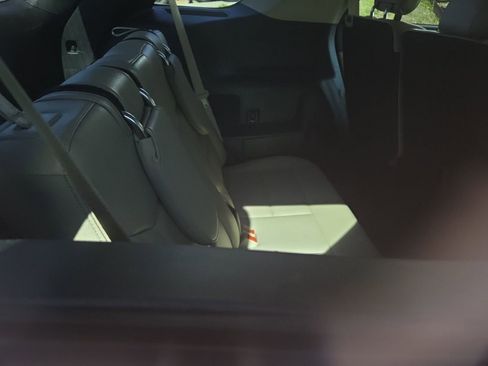 Used 2021 Ford Explorer Limited image 9