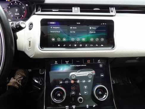 Used 2020 Land Rover Range Rover Velar R-Dynamic S image 24