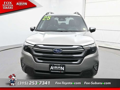 Used 2025 Subaru Forester Premium image 3