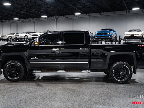 Used 2019 Chevrolet Silverado 3500 High Country w/ Duramax Plus Package image 2