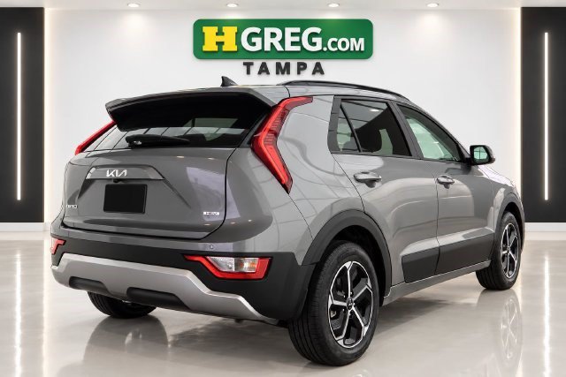 Used 2024 Kia Niro EX FWD image 6