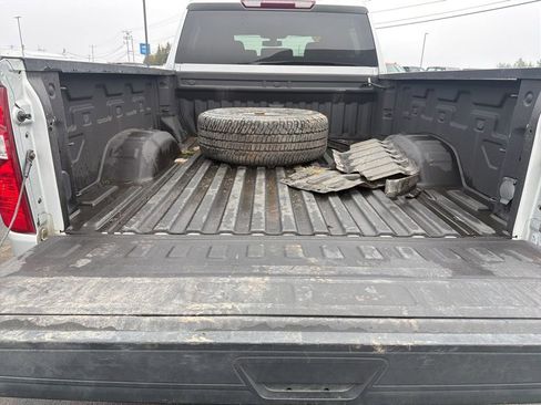 Used 2022 Chevrolet Silverado 2500 Custom w/ Custom Value Package image 22