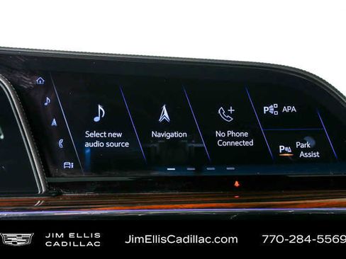 Used 2024 Cadillac Escalade Premium Luxury w/ Performance Package image 13