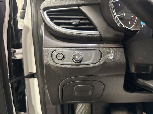 Used 2018 Buick Encore Preferred image 13