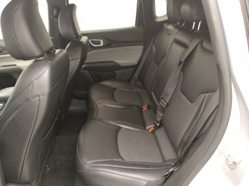 Used 2024 Jeep Compass Latitude image 18