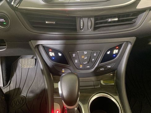 Used 2020 Buick Envision Premium AWD/4WD image 28